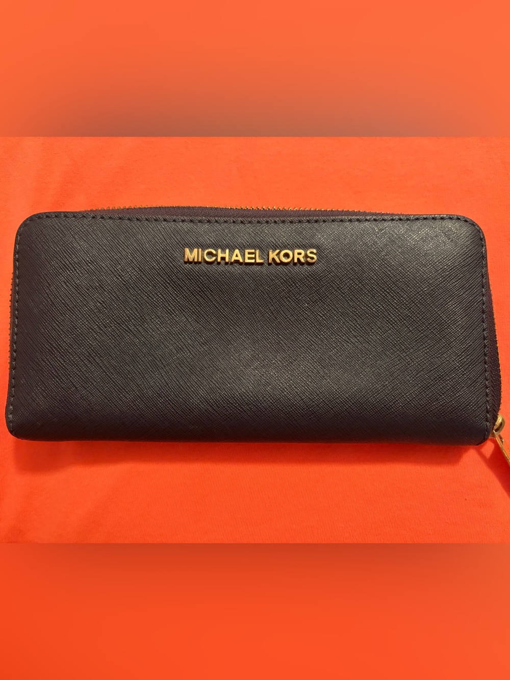 Michael Kors Black Saffiano Leather Zip Wallet/Card Holder with Gold Logo + A 🎁